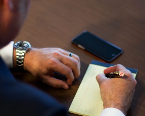 mhouge-business-man-writing-1477600